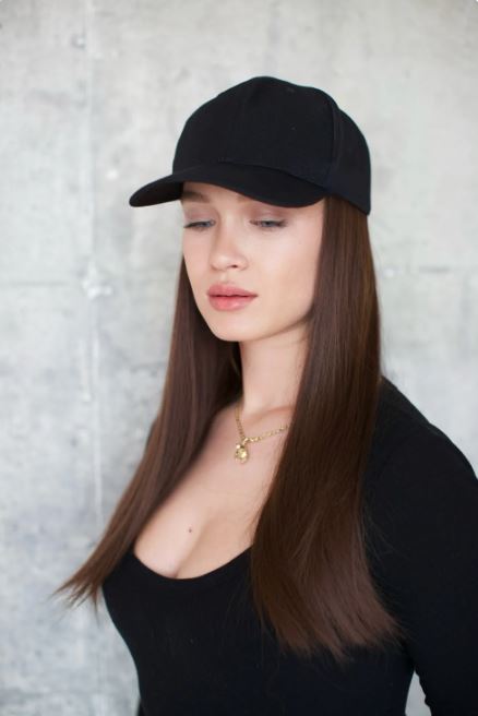 Perruque Baseball Cap Wig | Longueur 40 cm | Brun